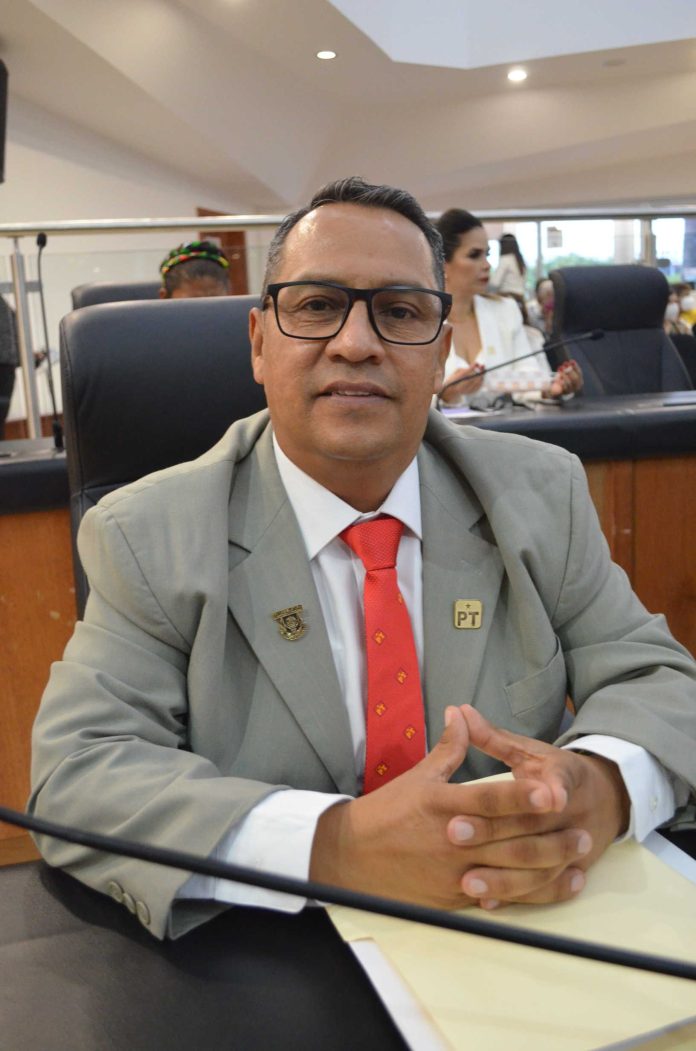DIP LUIS ARMANDO DIAZ 01