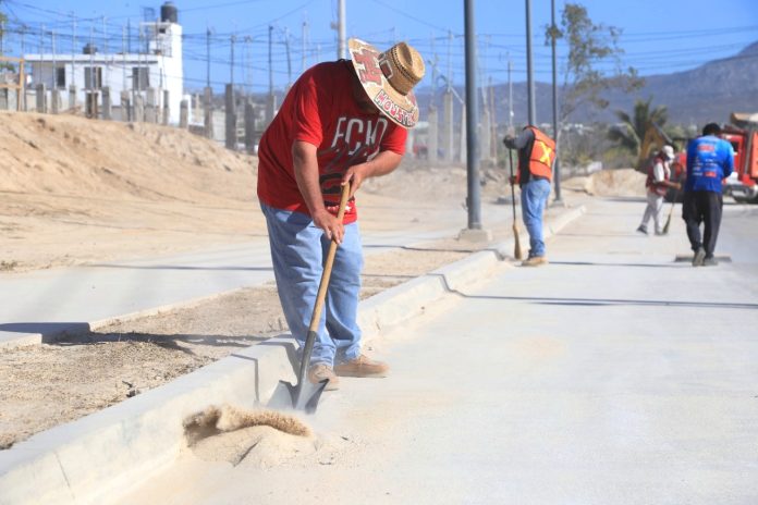 03 Reparación De Alumbrado Público, Mantenimiento En Caminos De Terracería Y Retiro De Ramas Trabajos De Servicios Públicos Para Garantizar La Seguridad Y Salud3