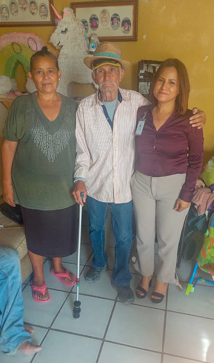 09 Después De 6 Años Sin Hogar, El Sistema DIF Los Cabos Encontró Una Familia Temporal Al Señor Tito De 74 Años