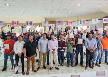 SNE-BCS RECONOCE A TRABAJADORES AGRÍCOLAS EN EL EXTRANJERO