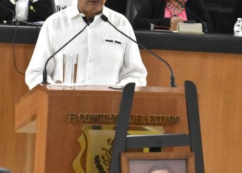 Rinden homenaje póstumo a Álvaro Gerardo Higuera en el Poder Legislativo de BCS