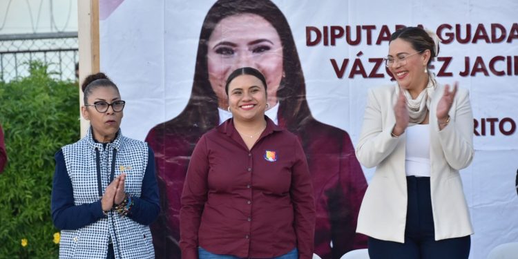 La Diputada Lupita Vázquez Jacinto, hizo entrega del "Aula de Capacitación y Costura" ubicada en el "Parque de la 20 de Noviembre", compromiso realizado con las y los habitantes del III Distrito a quienes representa.