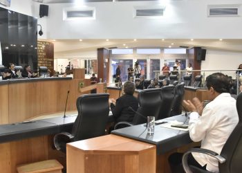 Prolonga Morena agonía de aspirantes a candidaturas. Cambia fechas para dar a conocer resultados de encuestas.