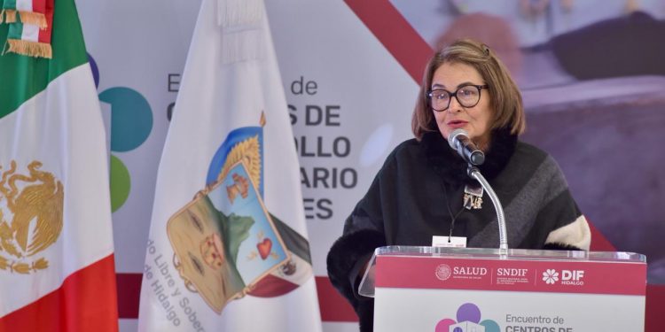 La presidenta del Sistema Estatal DIF (SEDIF) Patricia Imelda López Navarro y el director general, Luis Alberto Ceseña Romero, asistieron al Primer Encuentro Nacional de Centros de Desarrollo Comunitario, en el estado de Hidalgo, el cual busca implementar un modelo único de operación para estos espacios.