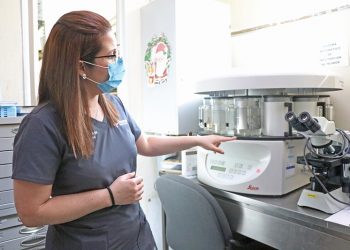 FORTALECE GOBIERNO DE BCS LA DETECCIÓN OPORTUNA DE CÁNCER AL IMPLEMENTAR SERVICIO DE PATOLOGÍA