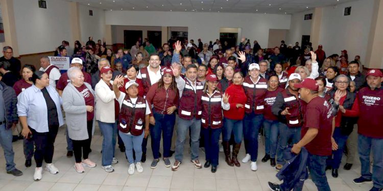 •	El candidato a Senador por BCS de la Coalición Sigamos Haciendo Historia, se reunió en Guerrero Negro con estructura y ciudadanos a quienes dijo que el norte tiene un lugar especial en el corazón de BCS