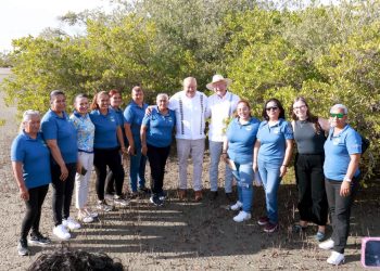 SE REÚNE GOBERNADOR DE BCS Y EMBAJADOR DE EU CON ORGANIZACIONES CIVILES