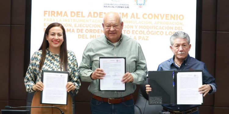 El Gobernador del Estado acudió a la firma del adendum del convenio para la instrumentación de la formulación, aprobación, expedición, ejecución, evaluación y modificación del Programa de Ordenamiento Ecológico de La Paz.