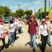 Recorren candidatos las calles de Mezquitito llevando la bandera de la 4T