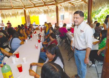 Las mujeres son la fuerza de la transformación en BCS: Homero Davis