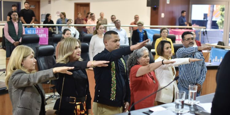 Integrantes del Consejo Estatal para Prevenir y Eliminar la Discriminación, rindieron protesta en la sesión ordinaria de este jueves 4 de abril.