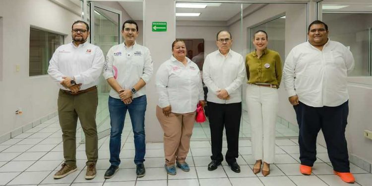 Candidatos de los diversos partidos a la alcaldía de La Paz, real.izaron un encuentro radiofónico, en un intento por realizar un debate que le faltó contundencia y emotividad a los mensajes de los contendientes.