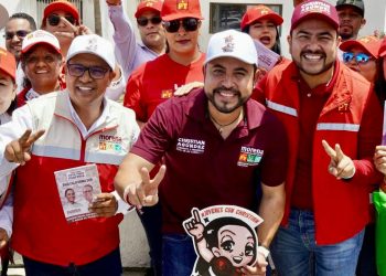 Megacrucero reúne a cientos de simpatizantes de Christian Agúndez en Cabo San Lucas