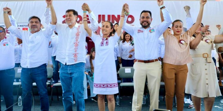 La candidata presidencial morenista,Claudia Sheinbaum, reiteró todo su apoyo al candidato a la alcaldia de Los Cabos, Christian Agúndez, con lo que las pretensiones de Oscar Leggs, quedaron totalmente desechadas.