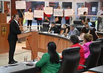 Reconocen a las y los trabajadores del Congreso de BCS