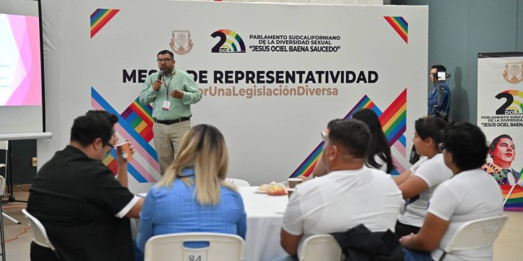 Propuestas del PSDS se han traducido en trabajo legislativo a favor de la comunidad LGBTTTIQ+”, afirmó la diputada María Guadalupe Moreno Higuera en la inauguración del Segundo Parlamento de la Diversidad Sexual que concluirá esta martes 25 de junio con la instalación en sesión solemne en la Sala de Sesiones “José María Morelos y Pavón”.