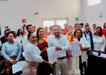 Christian Agúndez, recibe constancia de alcalde electo con histórica cifra de más de 60 mil votos.