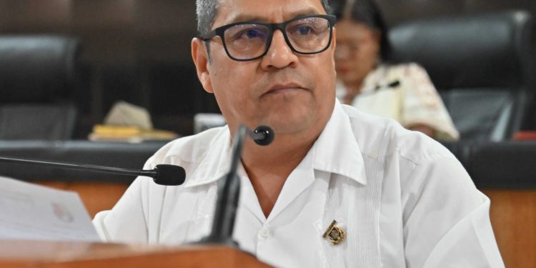 El diputado Luis Armando Díaz, se pronunció por la búsqueda de mecanismos que permitan construir con responsabilidad política e histórica la siguiente etapa de la transformación de México y Baja California Sur y sus municipios, respetando la decisión del pueblo.