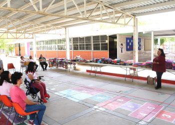 ENTREGAN MÁS DE 3 MIL CUADROS DE GRAFITI TEJIDO EN EL CAM “LUZ DAVIS DE MENDOZA”