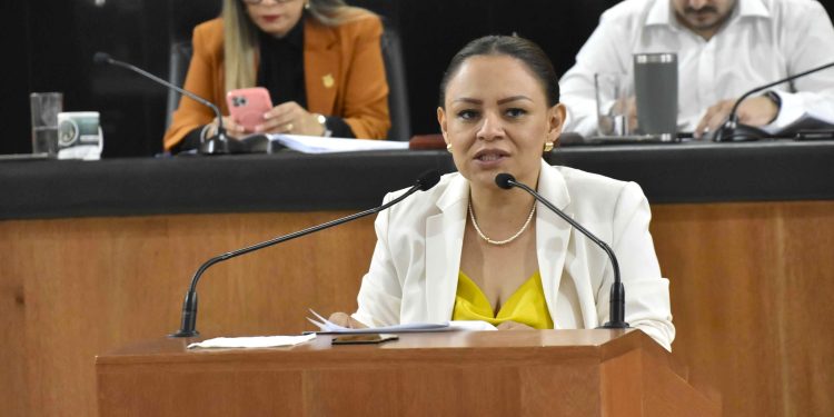 Se deberá reinstalar en BCS el Comité de Bioética de la SS, propuesta de la diputada Paz Ochoa; el Congreso aprobó también iniciativas de las diputadas Eda Palacios, María Luisa Ojeda González y Blanca Belia Márquez Espinoza,  referentes a la atención de envenenamiento por animales, perspectiva de género en programas de la SS, así como prevención de cáncer y pruebas gratuitas de cáncer de próstata, respectivamente.