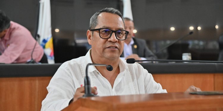 En aras de mantener un equilibrio recaudatorio, el diputado Luis Armando Díaz (PT), presentó iniciativa para que la actualización de las tablas de valores catastrales, se mantengan en los años de cambio de la administración pública municipal.