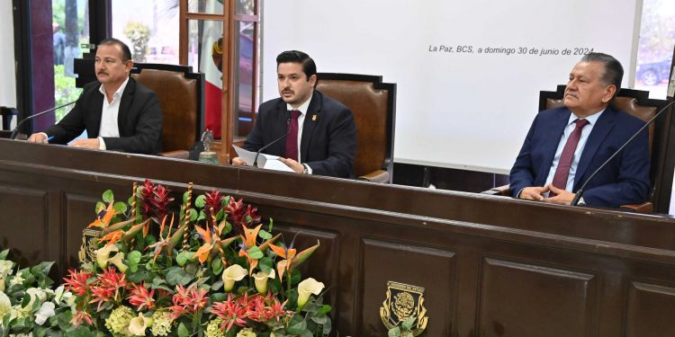 Concluyen períodos ordinarios de sesiones de la XVI Legislatura de BCS; el diputado Eduardo Van Wormer Castro preside la mesa directiva del segundo periodo de receso del  tercer año de ejercicio constitucional, con el que concluye el período constitucional de la legislatura.