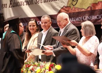 RECONOCE GOBERNADOR VMCC A EGRESADOS DE LA ESCUELA NORMAL. “LA CUARTA TRANSFORMACIÓN APUESTA POR LA EDUCACIÓN”