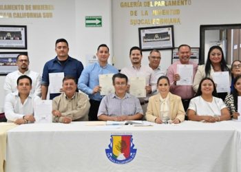 La XVI legislatura que ya concluye, eliminó bonos extraordinarios a diputados y no deja adeudo alguno con el ISSSTE, FONACOT, FOVISSSTE, que tenían un rezago histórico,