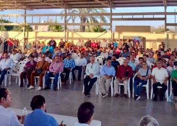 GOBERNADOR VMCC SE REÚNE CON PESCADORES RIBEREÑOS DE LAS BARRANCAS