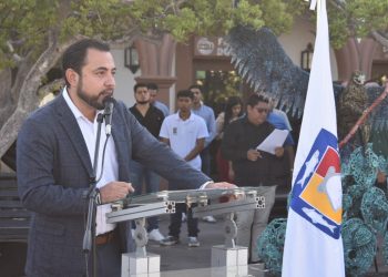 Encabeza presidente municipal Christian Agúndez Gómez los honores a la bandera y la clausura de las actividades cívicas del Mes Patrio en Los Cabos