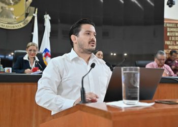 En BCS se vive una verdadera Cuarta Transformación, la que pone en el centro a las y los de abajo, y no a los de siempre: diputado Eduardo Van Wormer