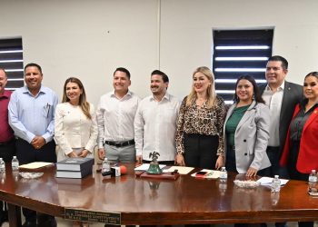 𝐑𝐢𝐧𝐝𝐞 𝐩𝐫𝐨𝐭𝐞𝐬𝐭𝐚 𝐝𝐢𝐩𝐮𝐭𝐚𝐝𝐨 𝐄𝐝𝐮𝐚𝐫𝐝𝐨 Van Wormer 𝐜𝐨𝐦𝐨 𝐩𝐫𝐞𝐬𝐢𝐝𝐞𝐧𝐭𝐞 𝐝𝐞 𝐥𝐚 𝐉𝐔𝐆𝐎𝐂𝐎𝐏𝐎 𝐝𝐞 𝐥𝐚 𝐗𝐕𝐈𝐈 𝐋𝐞𝐠𝐢𝐬𝐥𝐚𝐭𝐮𝐫𝐚 𝐝𝐞 𝐁𝐂𝐒