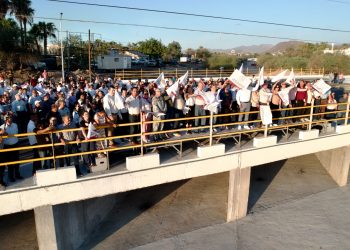 ENTREGA DEL NUEVO PUENTE EN BULEVAR LUIS DONALDO COLOSIO; UN COMPROMISO CON LA MOVILIDAD Y SEGURIDAD EN LA PAZ: VMCC
