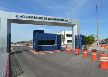 RECIBE ACADEMIA DE SEGURIDAD PÚBLICA, RENOVACIÓN DE CÉDULA DE REGISTRO ANTE EL SECRETARIADO EJECUTIVO