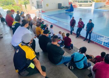 Visita titular del INDEM Los Cabos Elton Olachea Arce, al personal de CSL