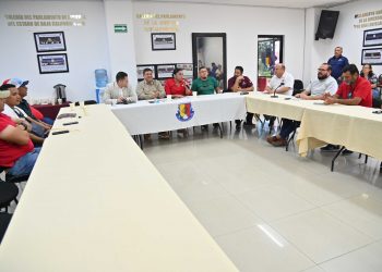 Escucha XVII Legislatura a prestadores de servicios del malecón