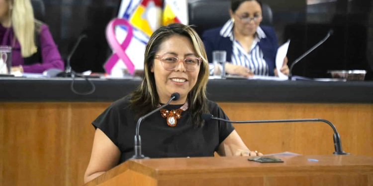 La diputada Teresita de Jesús Valentín Vázquez, solicitó se amplíen los servicios de salud anunciados por la presidenta Claudia Sheiunbaum Pardo durante su reciente visita a Mulegé  y se reactiven las caravanas de salud las comunidades más alejadas ubicadas en rancherías y la sierra de Mulegé.