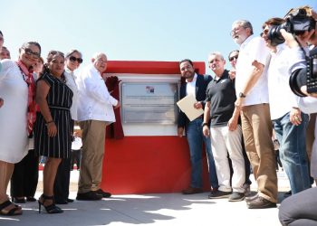 ENTREGA GOBERNADOR OBRAS DE PAVIMENTACIÓN EN LOS CABOS CON UNA INVERSIÓN SUPERIOR A 57 MILLONES DE PESOS