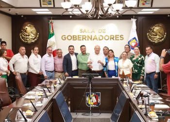 RECIBE GOBIERNO ESTATAL PLIEGO PETITORIO PARA REVISIÓN SALARIAL 2024