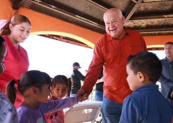 ENTREGA CASTRO COSÍO UNIDAD ESCOLAR EN LA COMUNIDAD DE EL ROSARIO, EN LA PAZ