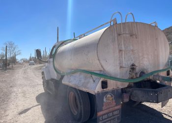 XI AYUNTAMIENTO DE LORETO CONTINÚA DISTRIBUYENDO AGUA POTABLE DIARIAMENTE A LAS COLONIAS: OOMSAPAL