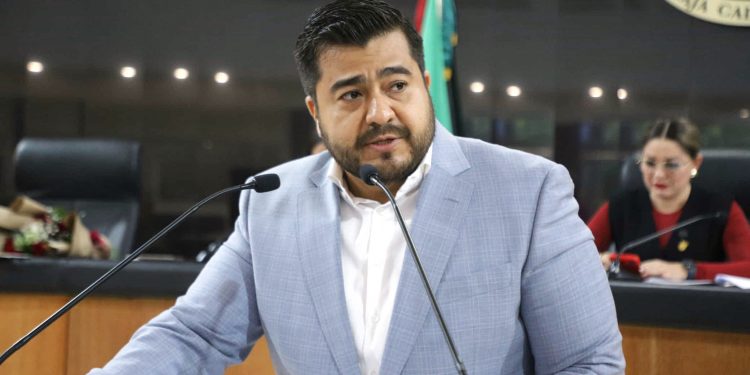 El diputado Omar Torres Orozco, llamó a sus homólogos y homólogas  a consolidar el proyecto de Nación del segundo piso de la cuarta transformación, que promueve el bienestar, la paz y la justicia, para seguir construyendo juntos una sociedad de igualdad  para todas y todos.