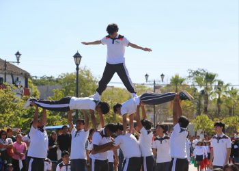 Más de 5 mil participantes en Los Cabos participaron el desfile del 114 aniversario de la Revolución Mexicana