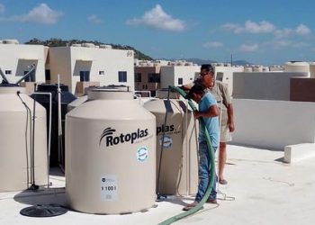 Abastece OOMSAPAS con programa emergente de agua a colonias Altamira Plus, Lomas del Valle y Tierra y Libertad