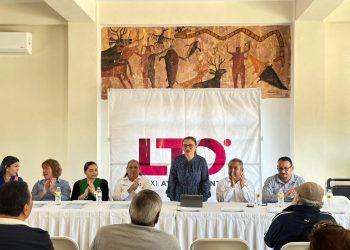 RECONOCE PAZ OCHOA A 46 JUBILADOS Y PENSIONADOS DEL SINDICATO DE BURÓCRATAS DE LORETO