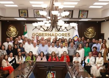 SE REÚNE VÍCTOR CASTRO CON MAGISTRADOS DEL TRIBUNAL DE JUSTICIA DEL ESTADO Y DIPUTADOS DEL CONGRESO