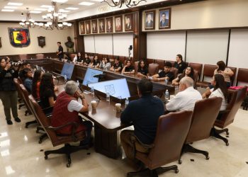 Partidos de oposición a la 4T buscan terminar el año con dirigencias estatales ratificadas.