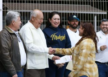 ENTREGA VÍCTOR CASTRO APOYOS PRODUCTIVOS PESQUEROS EN SANTA ROSALÍA