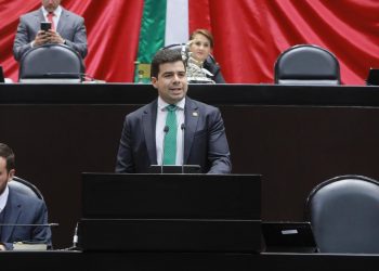 Manuel Cota solicita la modificación de las tarifas eléctricas para Baja California Sur.