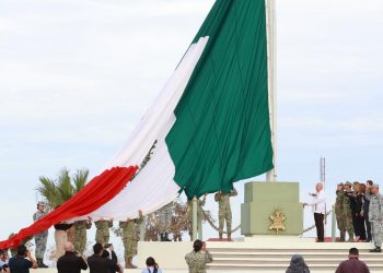 LA BANDERA, SÍMBOLO DE UNIDAD Y DE IDENTIDAD: VÍCTOR CASTRO